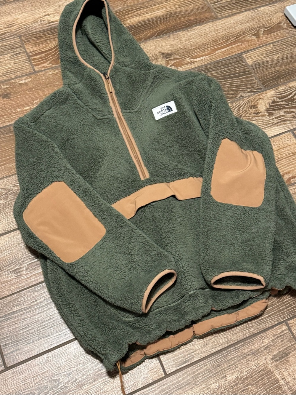 The North Face Men's Campshire Pullover Hoodie - Olive Green
